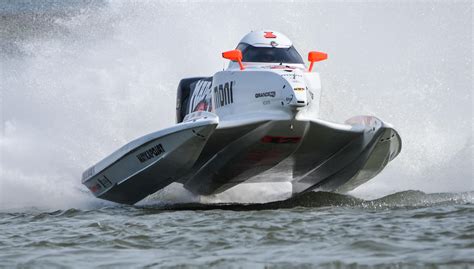 The return of Formula 1 Powerboat racing - London's Royal Docks