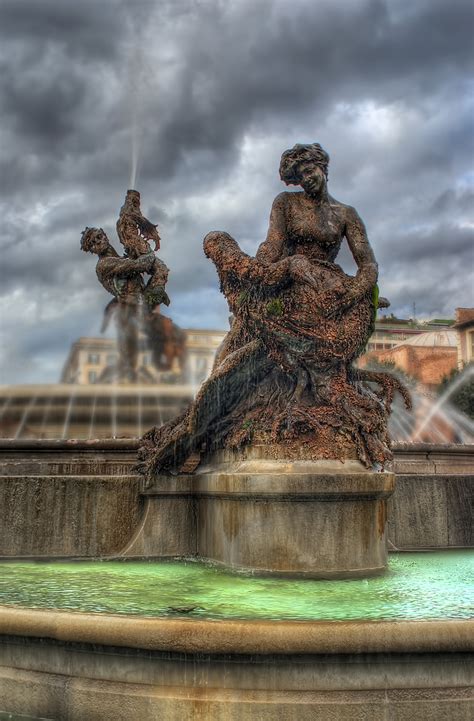 The Fountain of the Naiads- Rome | HDR creme