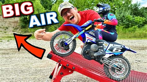 WORLD'S BEST New RC Motorcycle gets HUGE AIR! - Losi Promoto-MX - YouTube