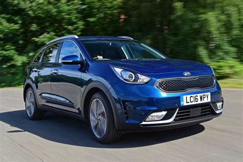 New Kia Niro hybrid SUV 2016 review | Auto Express