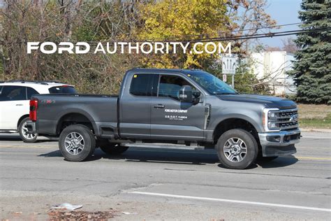 2023 Ford F-250 Super Duty Lariat SuperCab: Photos