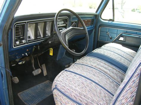 1979 F250 3/4 ton Long bed 4x4 regular cab Ranger blue white 79