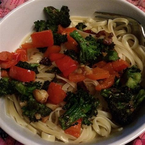 Linguini with Broccoli and Red Peppers Recipe - Allrecipes.com