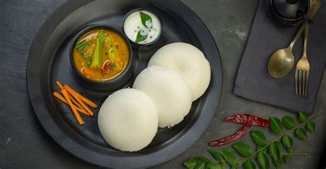 Idli Calories, Nutrition & Health Facts Backed By Nutritionist