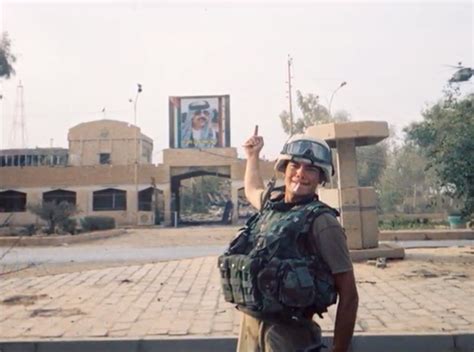 US Army Soldier During The 2003 Iraq Invasion [1194 × 888] : r/MilitaryPorn