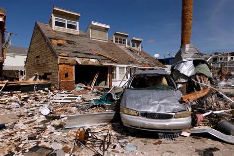 Hurricane Michael tears Florida towns apart, 6 dead