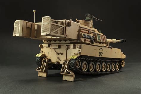 Scalehobbyist.com: M109A6 Paladin Howitzer by AFV Club