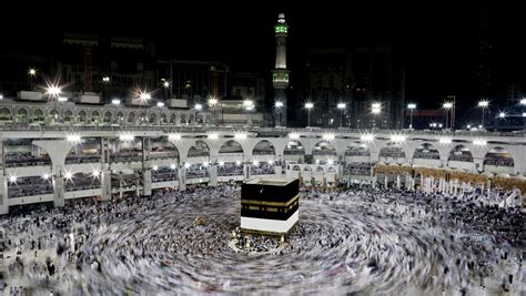 Muslims gather in Saudi Arabia for annual hajj pilgrimage to Mecca