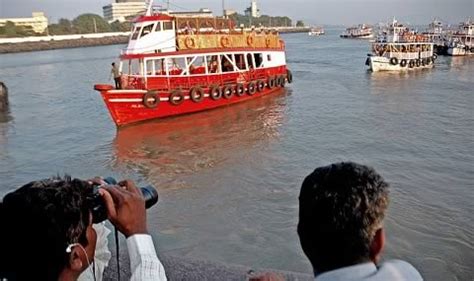 Boat ferry trips from Mumbai's Gateway of India. - Wonderful Mumbai