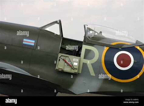 Cockpit of RAF Spitfire Fighter Stock Photo - Alamy