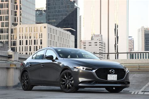 Mazda 3 Sedán turbo, prueba en México: Video, opiniones y precio