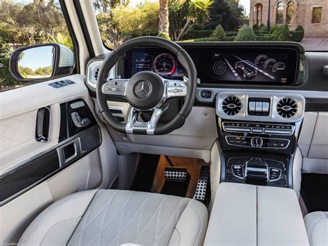 Modern UI Design of Automotive HMI | Mercedes g wagon, Mercedes g wagon ...