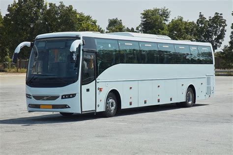 Volvo 9400 B8R 4x2 13.5m - 47 Seat Coach Bus at best price in Bengaluru