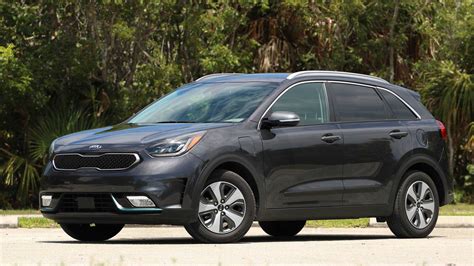 2018 Kia Niro PHEV Review: Electrified Simplicity