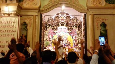 Iskcon Temple Aarti Vrindavan | Iskcon Evening Aarti Vrindavan Video ...