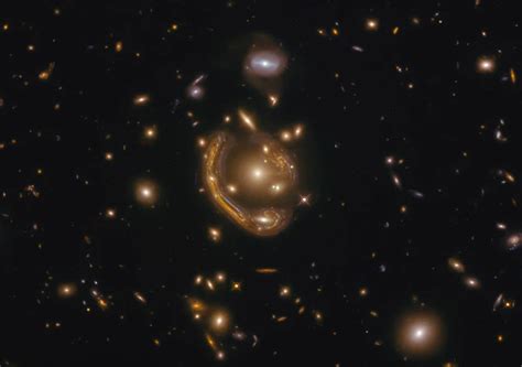 Rare Einstein ring spotted by Hubble Space Telescope