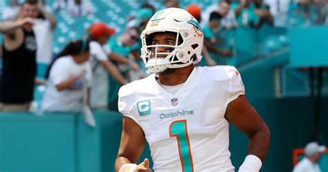 Tua Tagovailoa Not in Concussion Protocol, Status for Dolphins vs ...