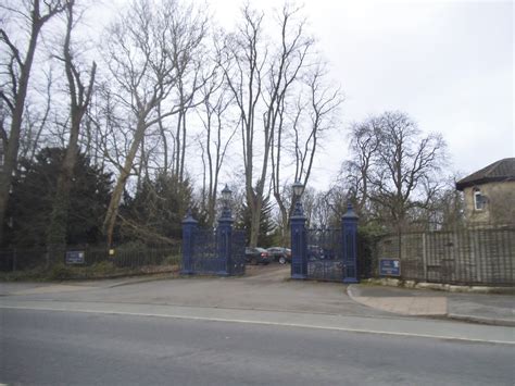 The entrance to Headington Hill Park © David Howard cc-by-sa/2.0 ...