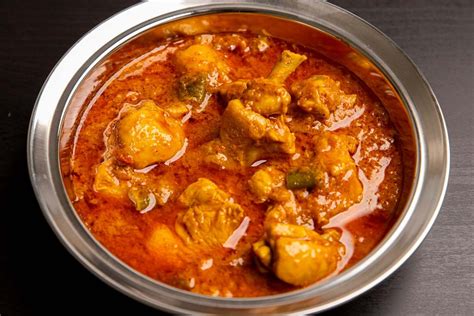 Simple Chicken Curry For Beginners | Chicken Curry For Bachelors ...