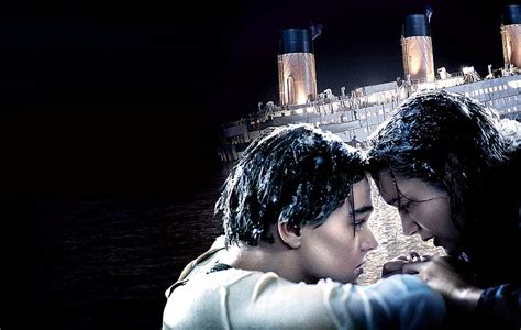 Kate Winslet And Leonardo Dicaprio Titanic Wallpaper