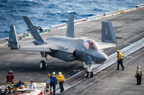 Pilot Ejects After F-35 Lightning II ‘Landing Mishap’ on USS Carl ...