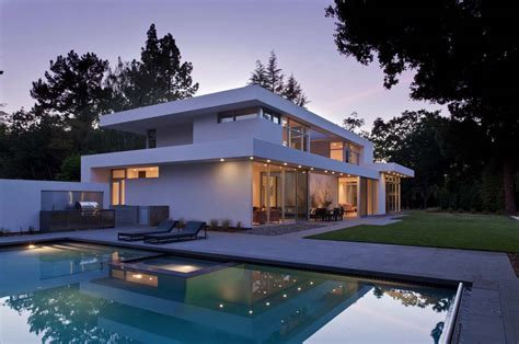 Striking modern family home in California surrounded by nature