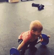 Guy Lifting Weights GIFs | Tenor