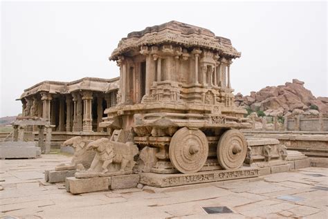 The stone chariot at the Vittala Temple. The wheels of this chariot ...