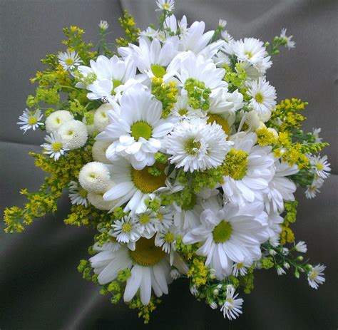 green white and yellow wedding bouquets daisy - Google Search | Çiçek