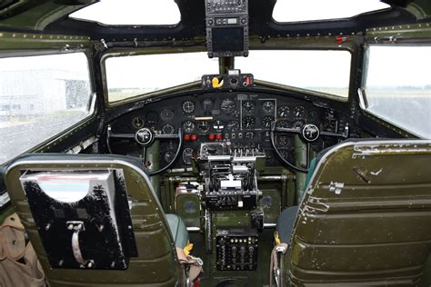 B 17 Cockpit