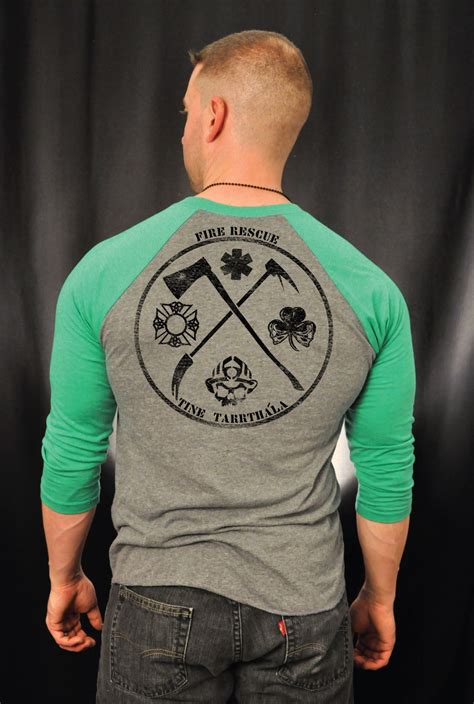 Fire Rescue (Tine Tarrthala) St Paddys Firefighter T-Shirt - Black ...