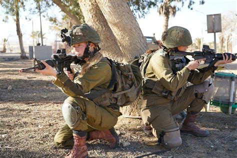 IDF to open its top commando unit to female recruits for first time ...