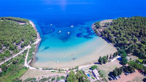 BRAC ISLAND - BEAUTIFUL CROATIA BEACHES WITH SPACE FOR YOUR BEACH TOWEL ...