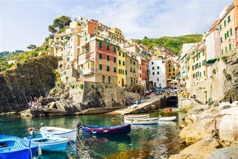 Travel Guide to the 5 Cinque Terre Villages in Italy