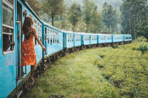 KANDY TO ELLA TRAIN: MOST SCENIC TRAIN RIDE IN SRI LANKA - Journey Era