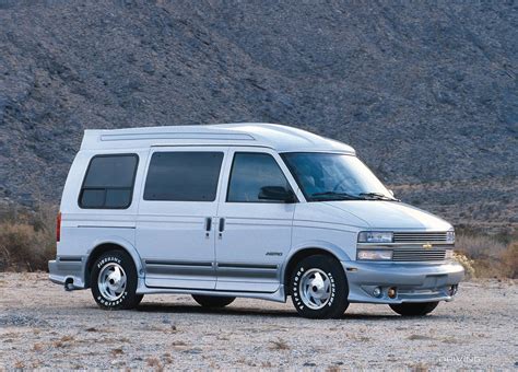 The Chevrolet Astro Is The Rad 4x4 Minivan Everyone Forgot About ...