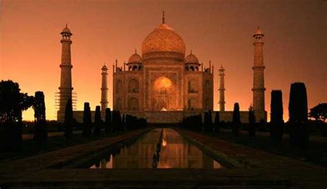 Parables from a Taj Mahal under the Night sky - Holidify