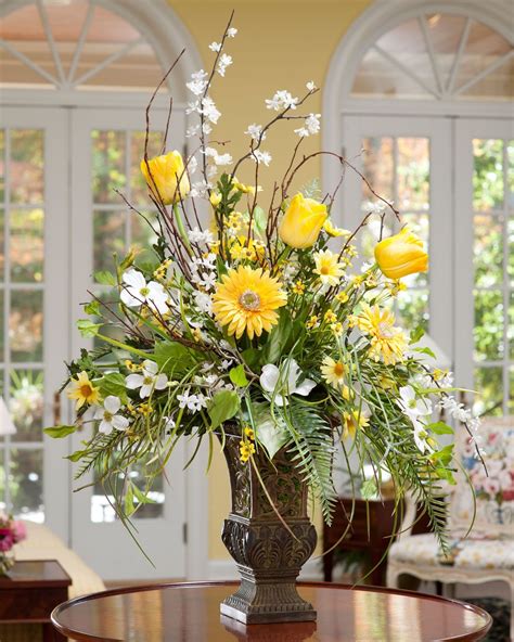 Large Flower Arrangements In Vases | Foter