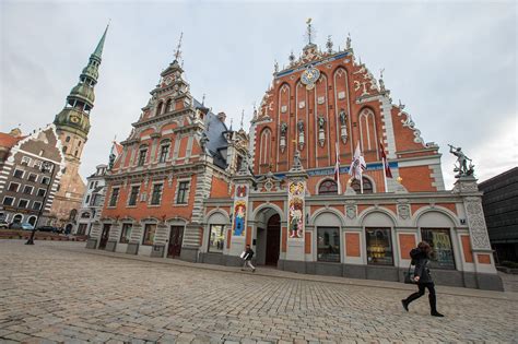 Riga Old Town Walking Tour | Discover Latvia Tours