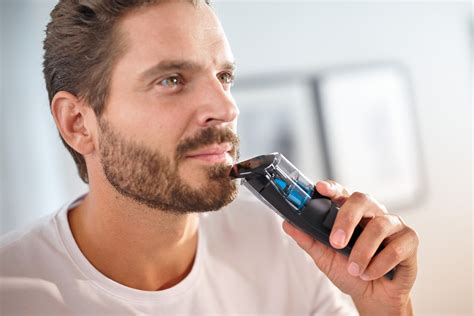 Philips Series 7000 Vacuum Stubble Beard Trimmer BT7202 Reviews