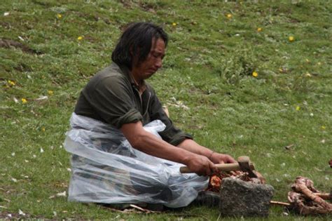 CONFESSIONS OF A FUNERAL DIRECTOR » Tibetan Sky Burial: 36 Photos