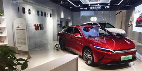 Electric-car maker BYD sells $3.9 billion in stock after Tesla-led ...