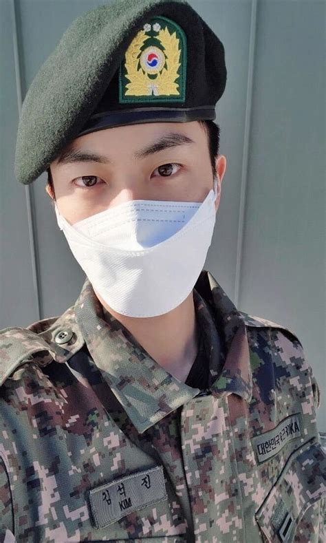 Jin de BTS comparte actualización desde el servicio militar con fotos ...