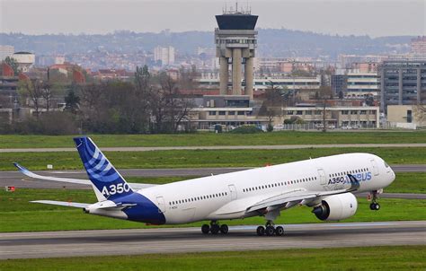 A350 XWB News: Airbus will take a decision on A350-800 before summer ...