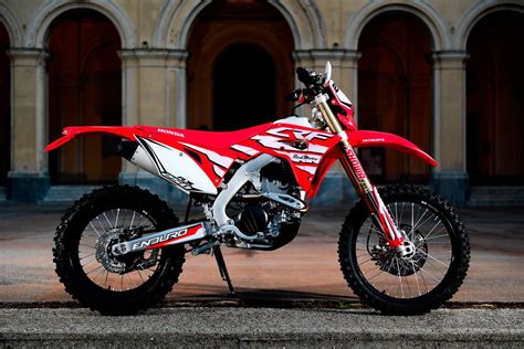 Prueba gama Honda CRF RX Enduro Red Moto 2019: ¡Brutales! | Moto1Pro