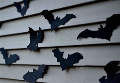 Bat Halloween Decoration- 16 Bats, Reusable Wall Decoration, Waterproof ...