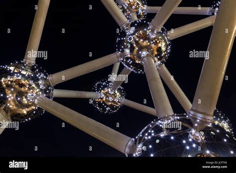 Atomium at night hi-res stock photography and images - Alamy