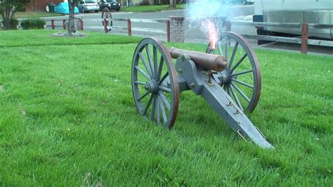 best sounding cannon fire ever - YouTube