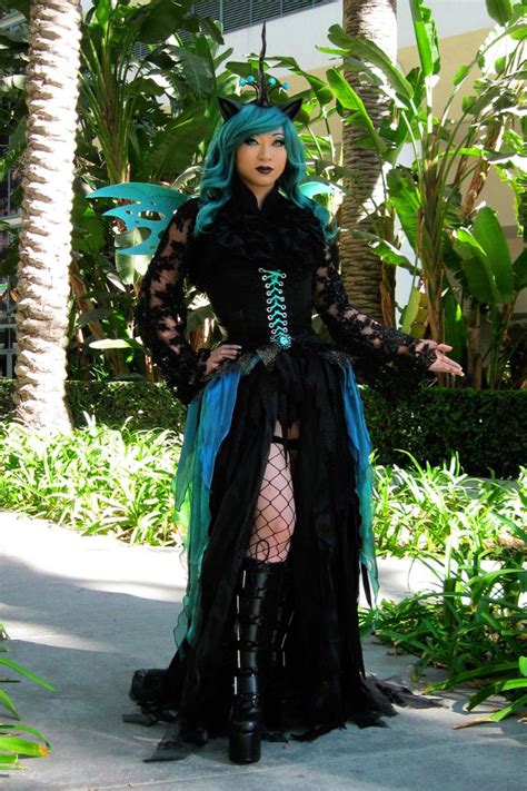 Yaya Han Queen Chrysalis Cosplay | Cosplay outfits, Sexy cosplay, Cute ...