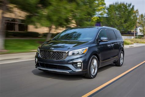 The Kia Sedona Minivan is a Mega Luxury Bargain